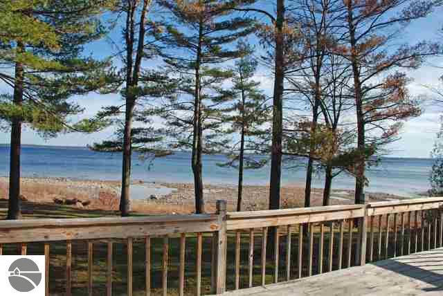 12456 Bluff Road Traverse City, MI 49686 - Photo 9 of 25 1741071-8.JPG