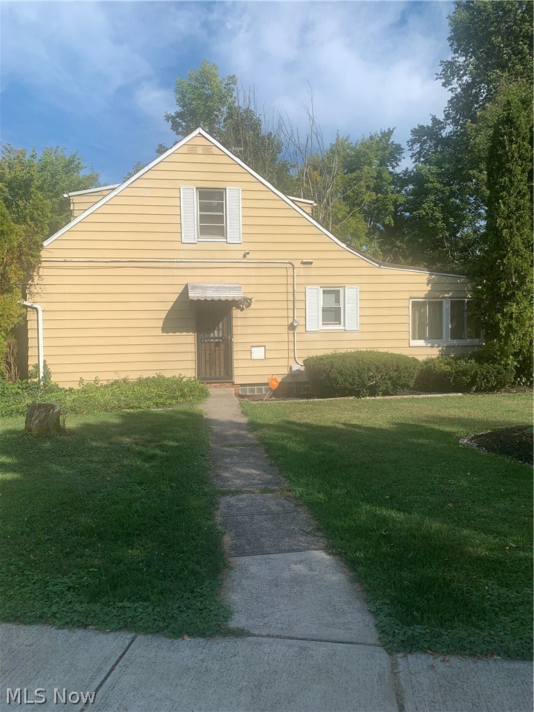 355 Greenvale Road South Euclid, OH 44121 - Photo 3 of 10