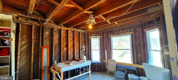 a view of an entryway with patio