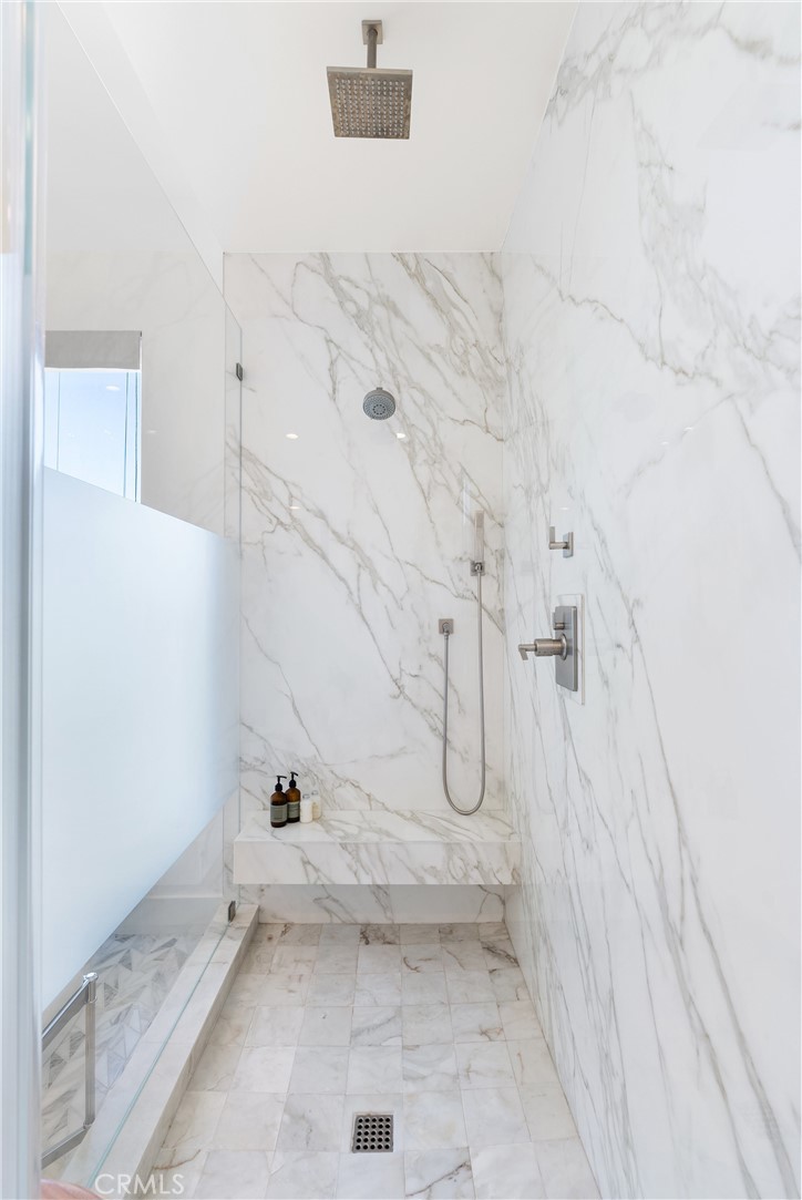 3306 Marcus Avenue Newport Beach, CA 92663 - Photo 20 of 36 a view of a bathroom