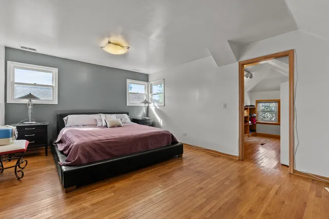 $349,900 | 3825 Kenilworth Avenue, Berwyn, IL 60402