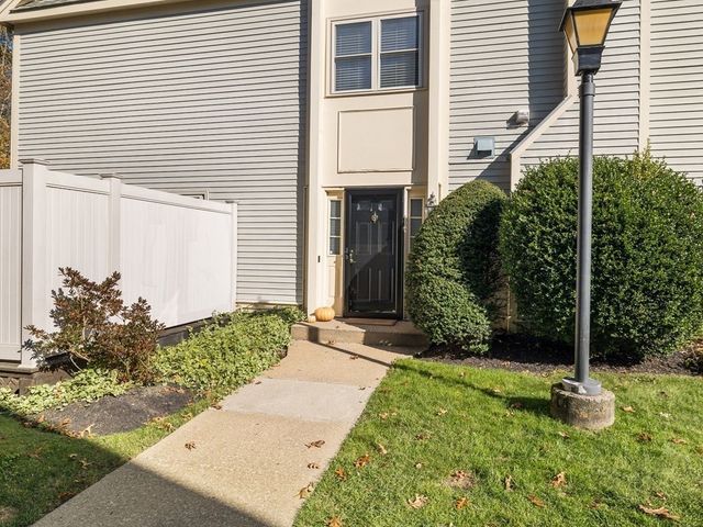 $775,000 | 1400 Lagrange Street, Unit 1400, Boston, MA 02459