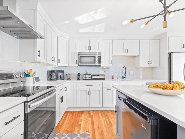 $775,000 | 1400 Lagrange Street, Unit 1400, Boston, MA 02459