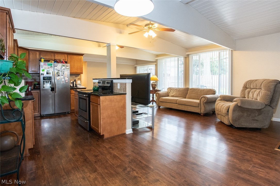13687 Atlantic Road Strongsville, OH 44149 - Photo 6 of 29 Gallery Image 6