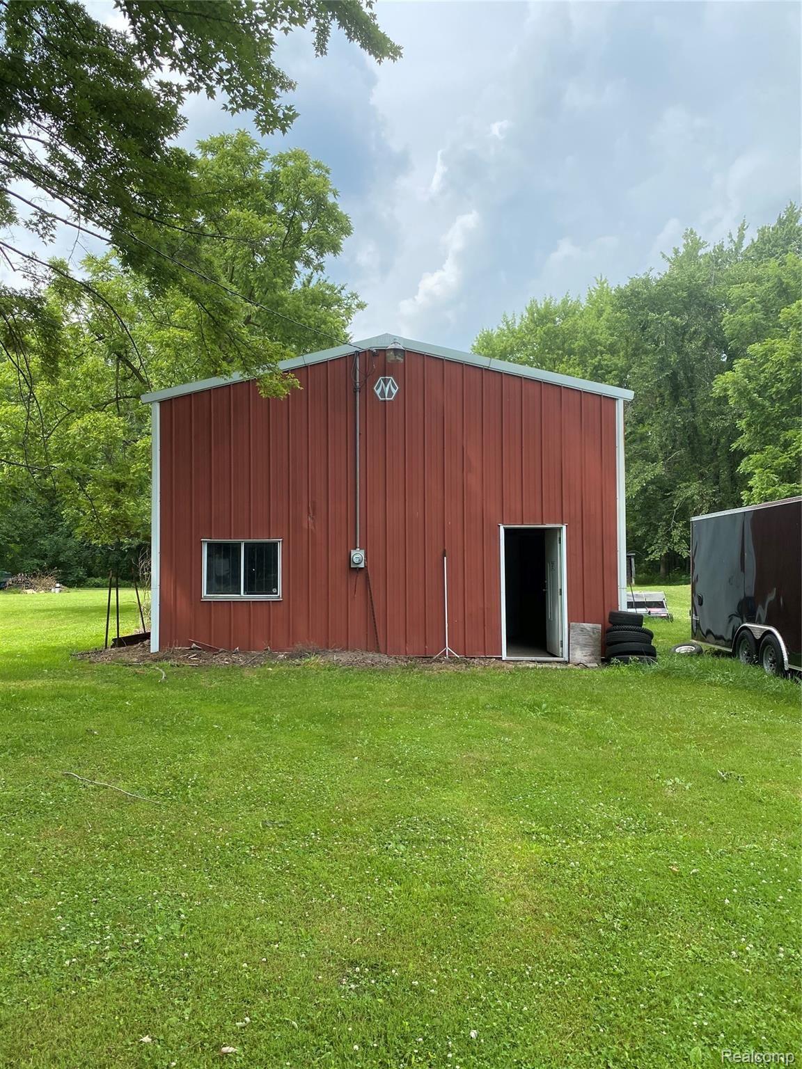 399 Ready Road Carleton, MI 48117 - Photo 16 of 20 EF09633D-8D7D-42B6-AF03-A7C5190A42B7.jpeg