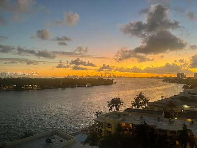 $324,900 | 900 Bay Drive, Unit 821, Miami Beach, FL 33141