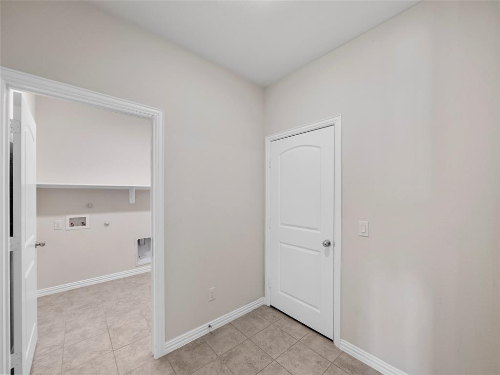1260 Sharp Street Anna, TX 75409 - Photo 29 of 35 Mudroom and Laundry Room