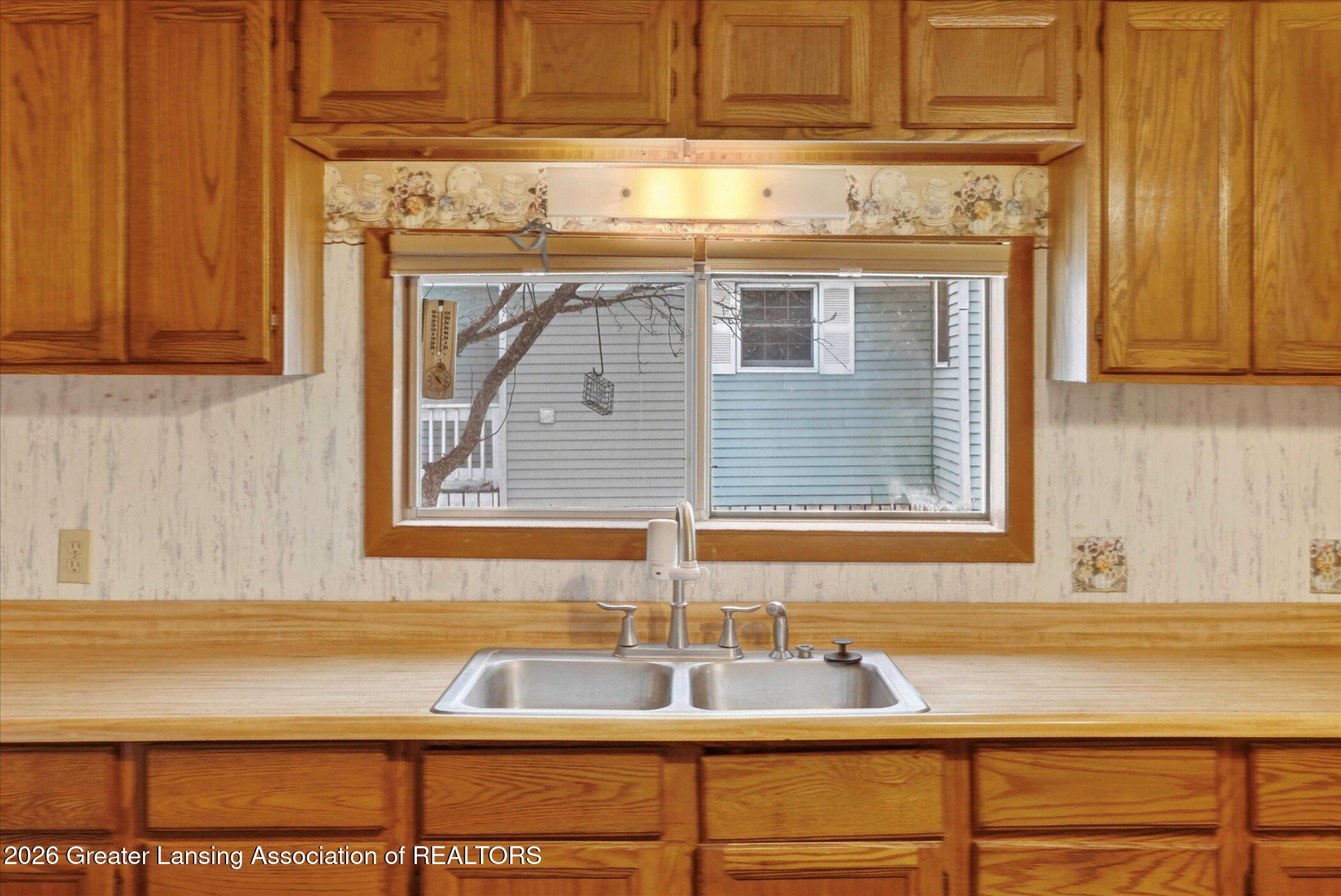 132 Washington Street Maple Rapids, MI 48853 - Photo 11 of 31