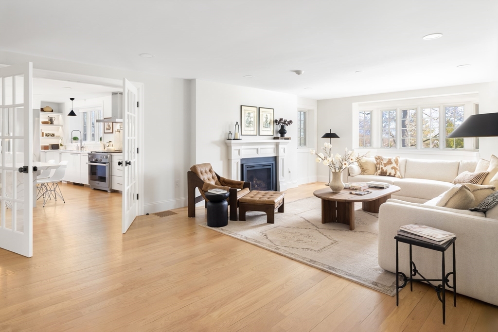 124 Chestnut Hill Road Newton, MA 02467 - Photo 4 of 27