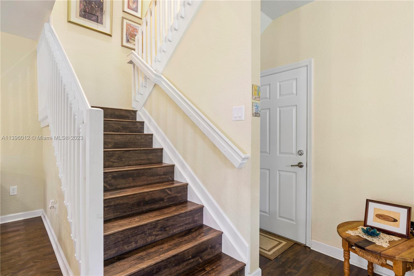 12120 Village Place Davie, FL 33325 - Photo 5 of 35