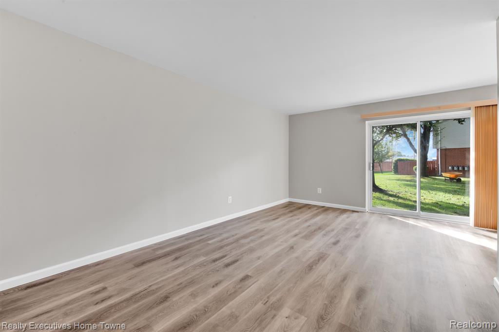 18018 Martin Road Roseville, MI 48066 - Photo 8 of 17 Gallery Image 8