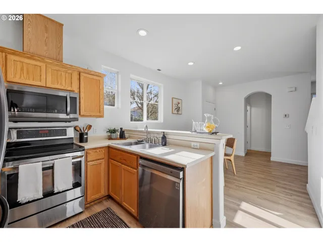 $389,900 | 5243 Wales Drive, Eugene, OR 97402