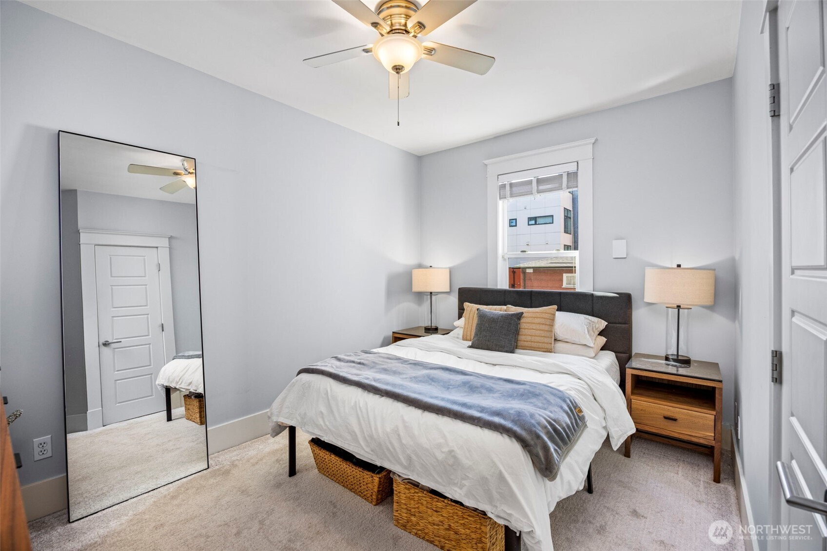 4420 Dayton Avenue North, Unit 2 Seattle, WA 98103 - Photo 10 of 16