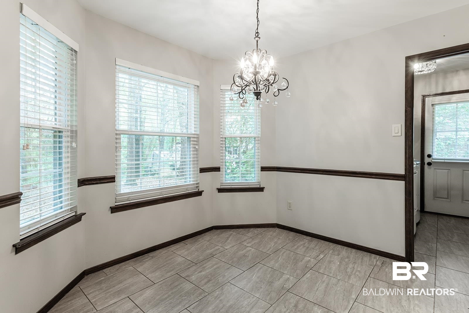 5616 Candia Court Mobile, AL 36693 - Photo 14 of 34 Eat-In-Kitchen/Dining