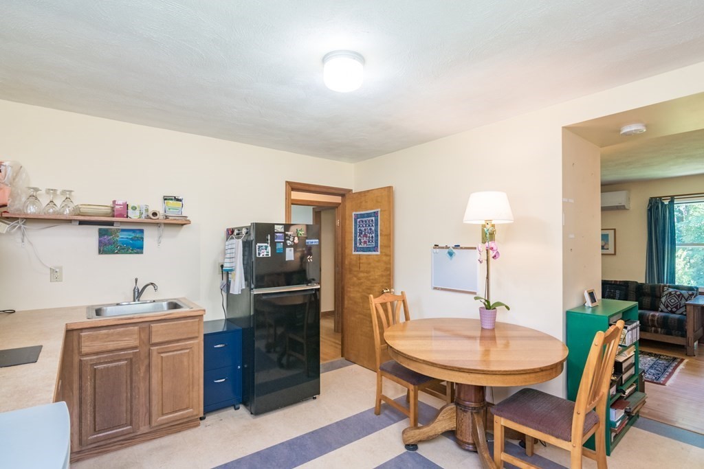 63 Chestnut Street Amherst, MA 01002 - Photo 21 of 33 Gallery Image 21