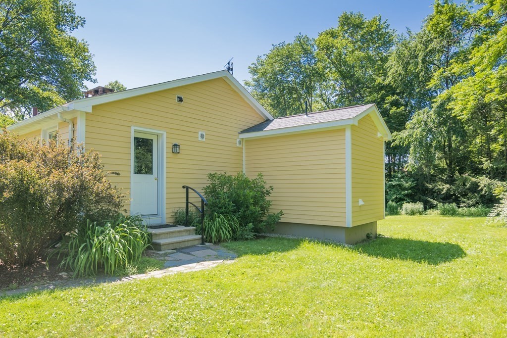 63 Chestnut Street Amherst, MA 01002 - Photo 25 of 33 Gallery Image 25