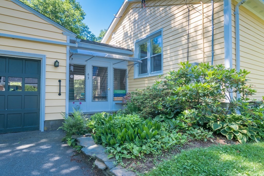 63 Chestnut Street Amherst, MA 01002 - Photo 3 of 33 Gallery Image 3