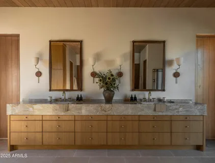 $17,000,000 | 8631 North Ave Del Sol, Paradise Valley, AZ 85253