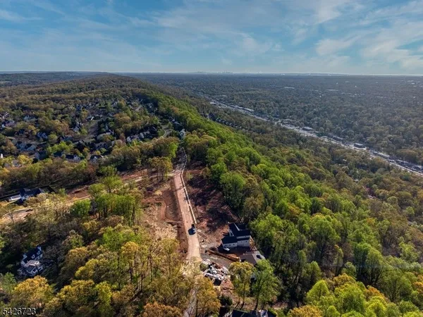 $928,000 | 1 Juniper Pointe Trail, Dunellen, NJ 08812