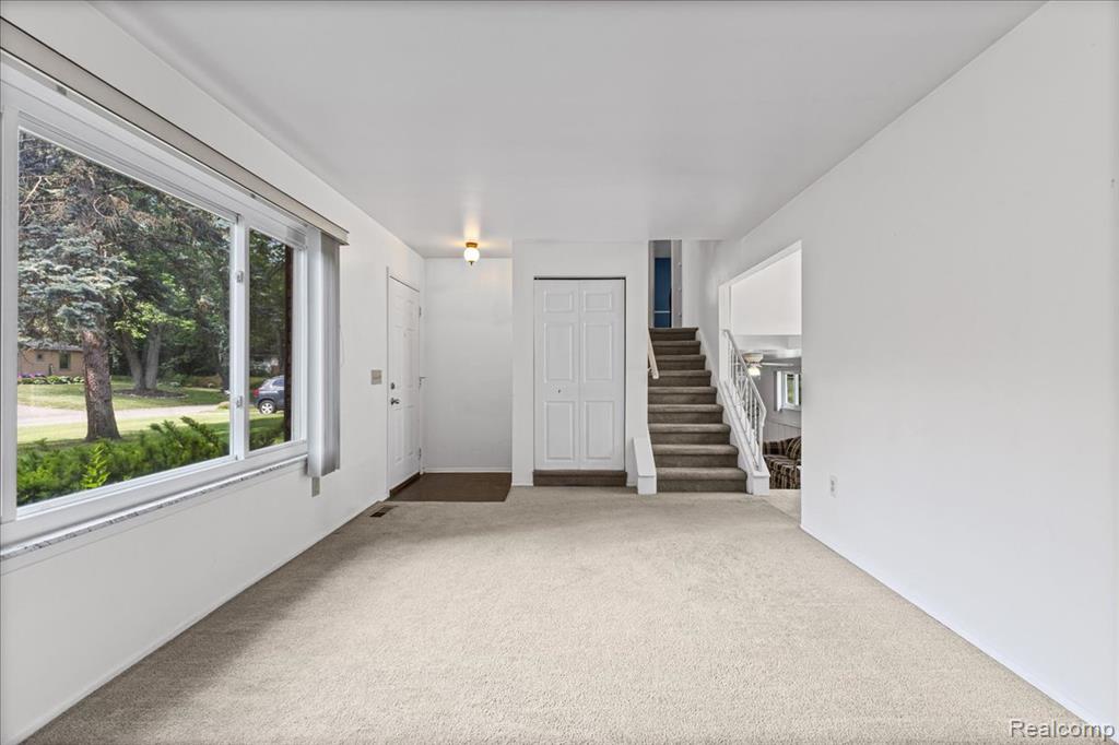 226 Ruppert Street Commerce Township, MI 48382 - Photo 10 of 27