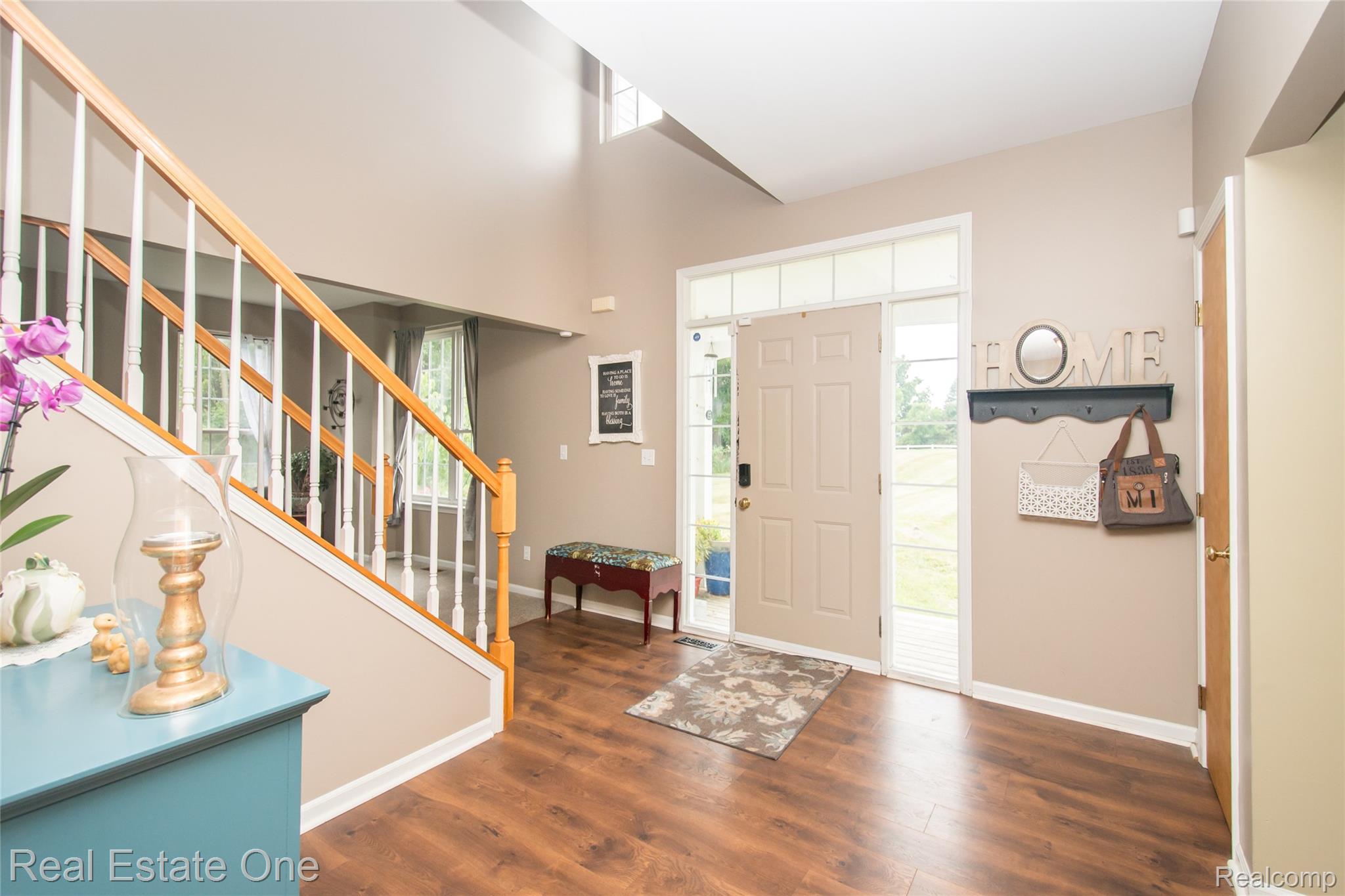 145 Stockbridge Road South Webberville, MI 48892 - Photo 10 of 35 Entrance foyer
