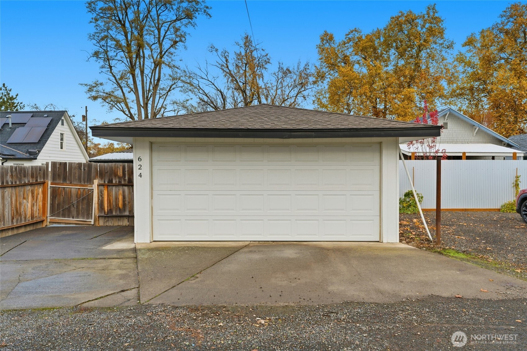 624 Juniper Street Walla Walla, WA 99362 - Photo 21 of 25 a view of a house with a outdoor space