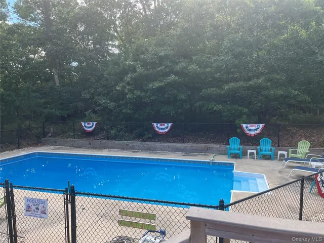 $1,350,000 | 27 Newtown Court, Hampton Bays, NY 11946