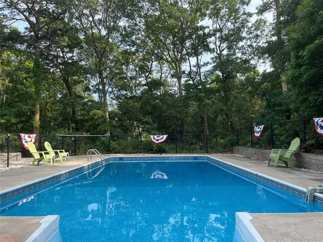 $1,350,000 | 27 Newtown Court, Hampton Bays, NY 11946