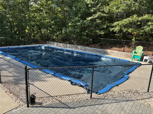 $1,350,000 | 27 Newtown Court, Hampton Bays, NY 11946