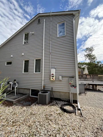 $1,350,000 | 27 Newtown Court, Hampton Bays, NY 11946