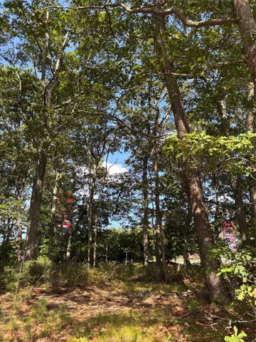 $1,350,000 | 27 Newtown Court, Hampton Bays, NY 11946