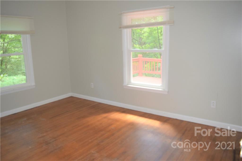 1533 Rosemount Road Sylva, NC 28779 - Photo 15 of 15 an empty room with a window