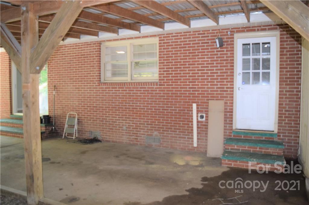 1533 Rosemount Road Sylva, NC 28779 - Photo 5 of 15 a view of a house with a door
