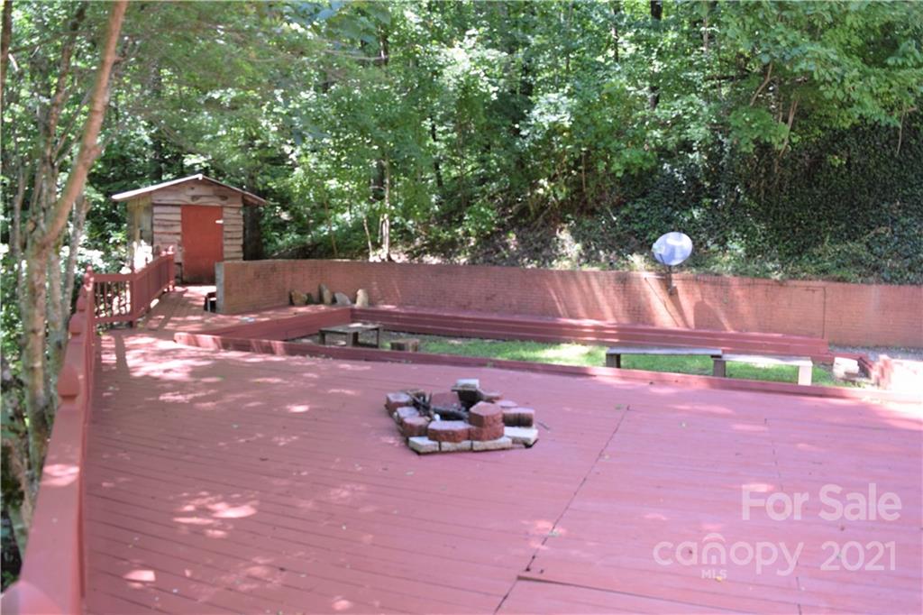 1533 Rosemount Road Sylva, NC 28779 - Photo 6 of 15 a view of a backyard