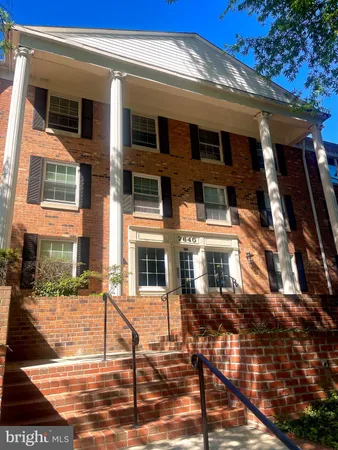 $2,450 | 7640 Tremayne Place, Unit 103, McLean, VA 22102