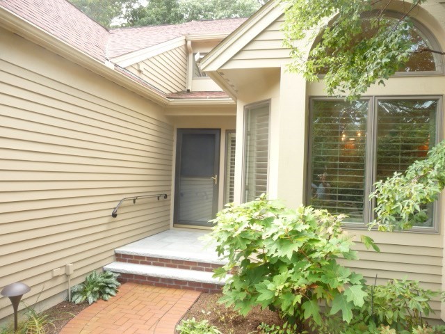 7 Wainwright Road, Unit 94 Winchester, MA 01890 - Photo 4 of 30 Gallery Image 4