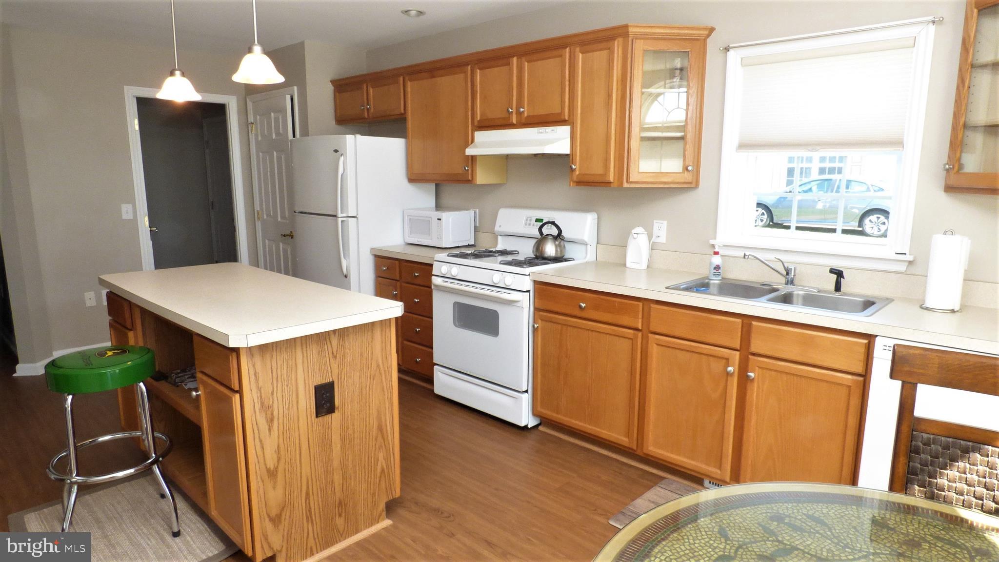 73 Oak Ridge Lane Manahawkin, NJ 08050 - Photo 11 of 28 Gallery Image 11