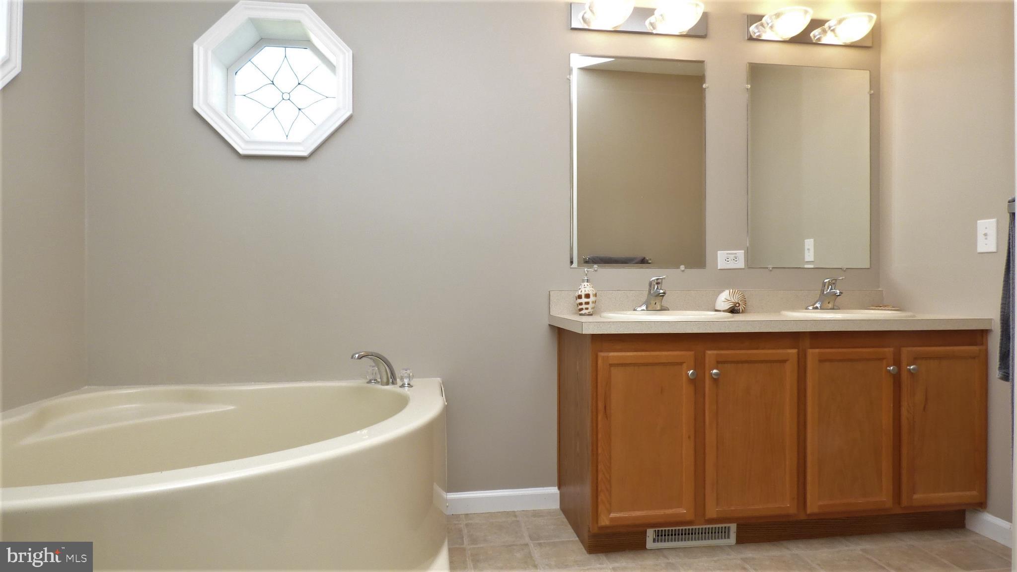 73 Oak Ridge Lane Manahawkin, NJ 08050 - Photo 22 of 28 Gallery Image 22