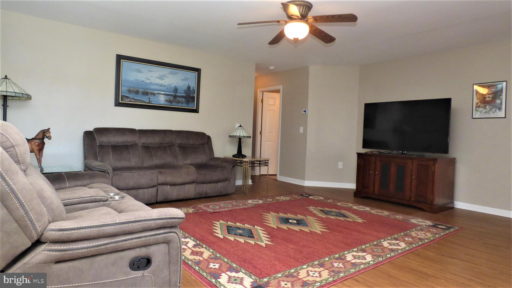 73 Oak Ridge Lane Manahawkin, NJ 08050 - Photo 4 of 28 Gallery Image 4