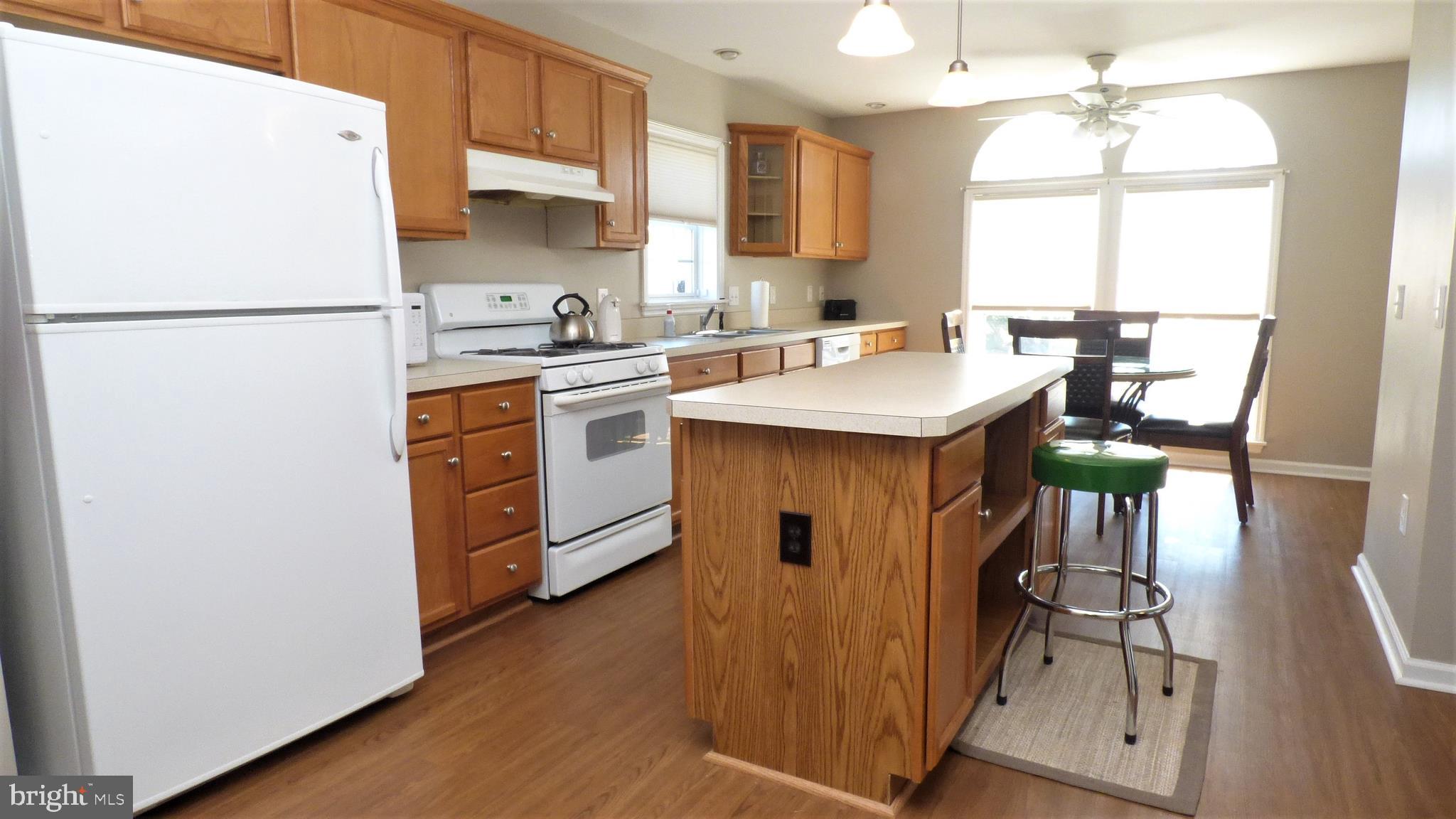 73 Oak Ridge Lane Manahawkin, NJ 08050 - Photo 9 of 28 Gallery Image 9