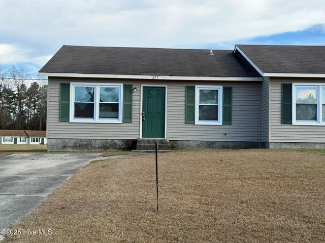 $925 | 217 Appaloosa Drive, Jacksonville, NC 28540