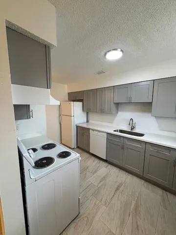 $1,250 | 424 Oak Avenue, Unit D, Harahan, LA 70123