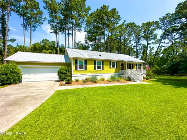 $2,700 | 29 Downing Drive, Beaufort, SC 29907