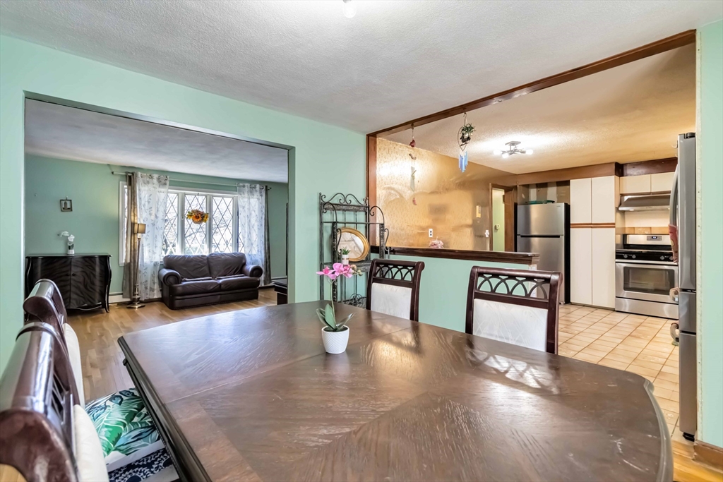 86 Spruce Road Reading, MA 01867 - Photo 19 of 36 Gallery Image 19