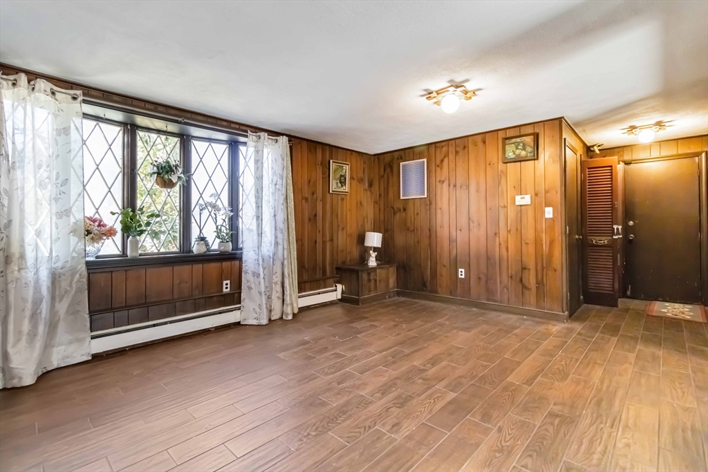 86 Spruce Road Reading, MA 01867 - Photo 9 of 36 Gallery Image 9