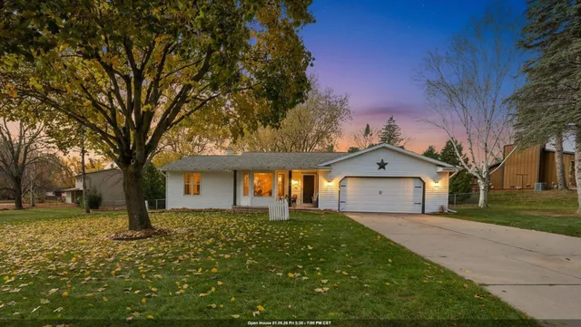 $314,900 | 2925 Devroy Lane, Green Bay, WI 54313