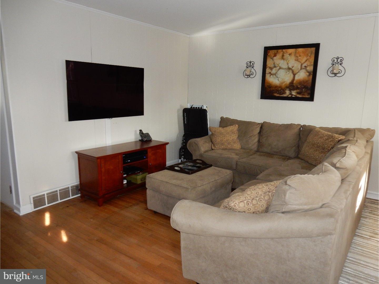 35 Barbara Road Hatboro, PA 19040 - Photo 8 of 21