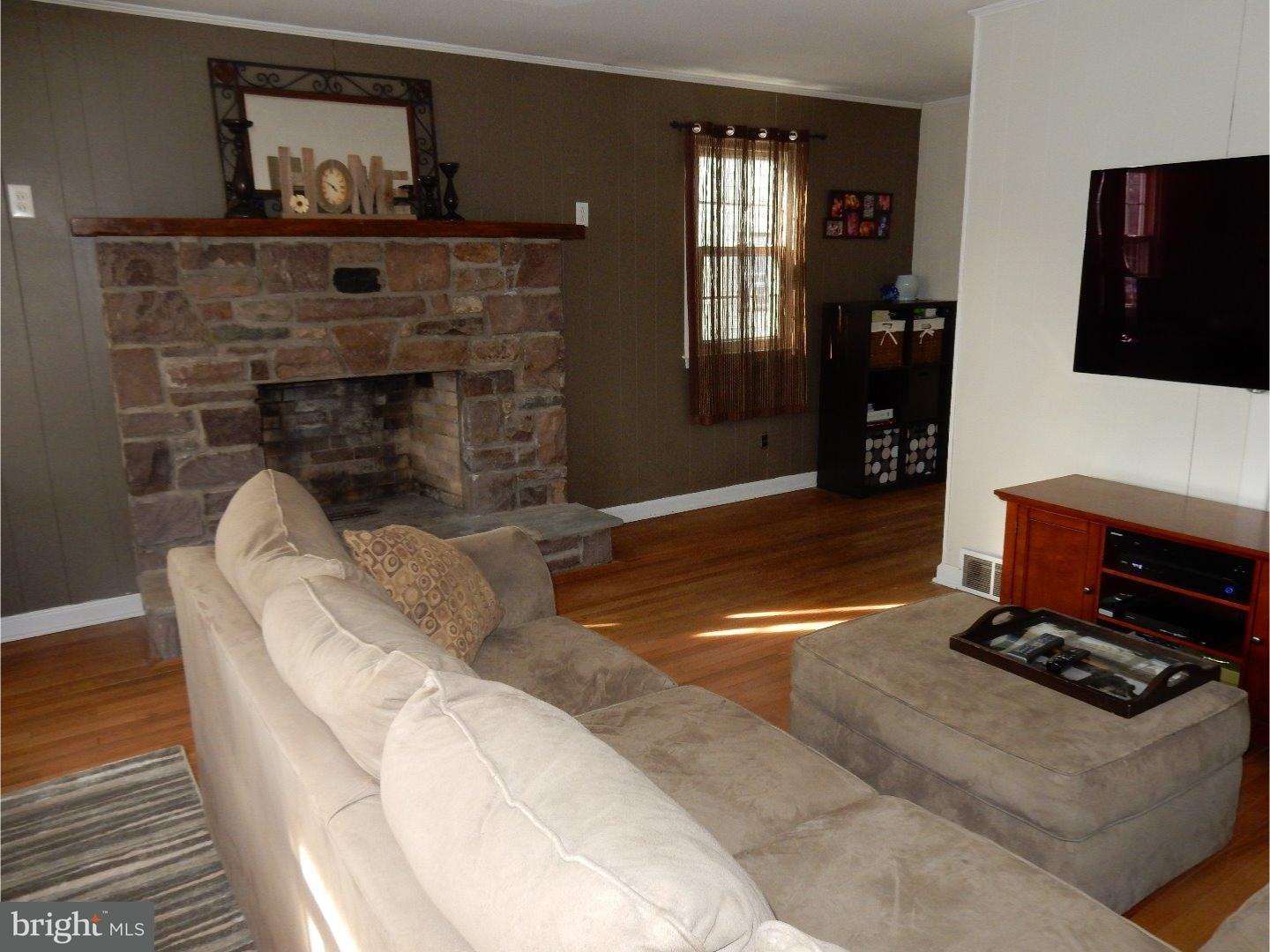 35 Barbara Road Hatboro, PA 19040 - Photo 9 of 21