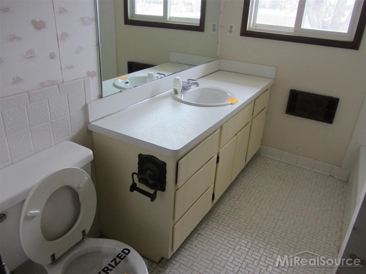18926 Pratt Road Armada, MI 48005 - Photo 15 of 27 31187453-14.JPG