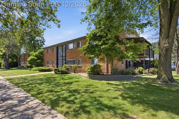 $147,500 | 4715 Coolidge Highway, Unit 1, Royal Oak, MI 48073